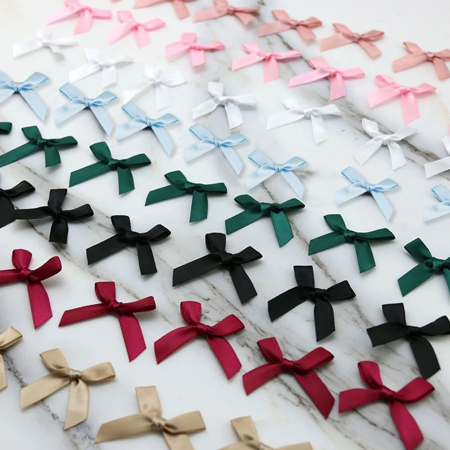 20/50/100pcs 40*40 มม.ซาตินริบบิ้น Bows ตกแต่งสําหรับหัตถกรรมของขวัญดอกไม้ Headwear เสื้อผ้า DIY งานแต่งงานเชิญการ์ดกระเป๋าคริสต์มาสวันเกิด Party Decor