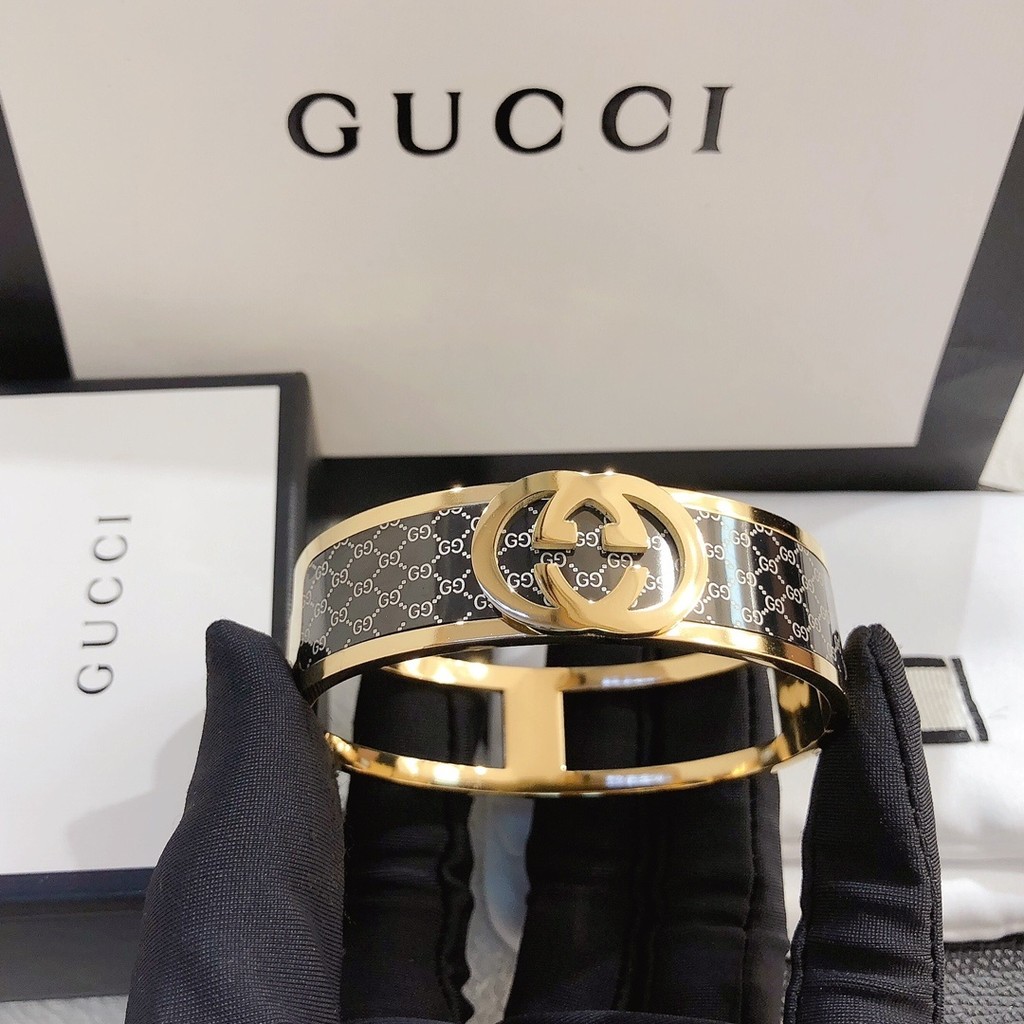 Casual Gucci สร้อยข้อมือที่ละเอียดอ่อนกําไลข้อมือ Hollow Double GG โลโก้ตัวอักษรไทเทเนียมเหล็กกันน้ําไม่สนิมสร้อยข้อมือโซ่ 221