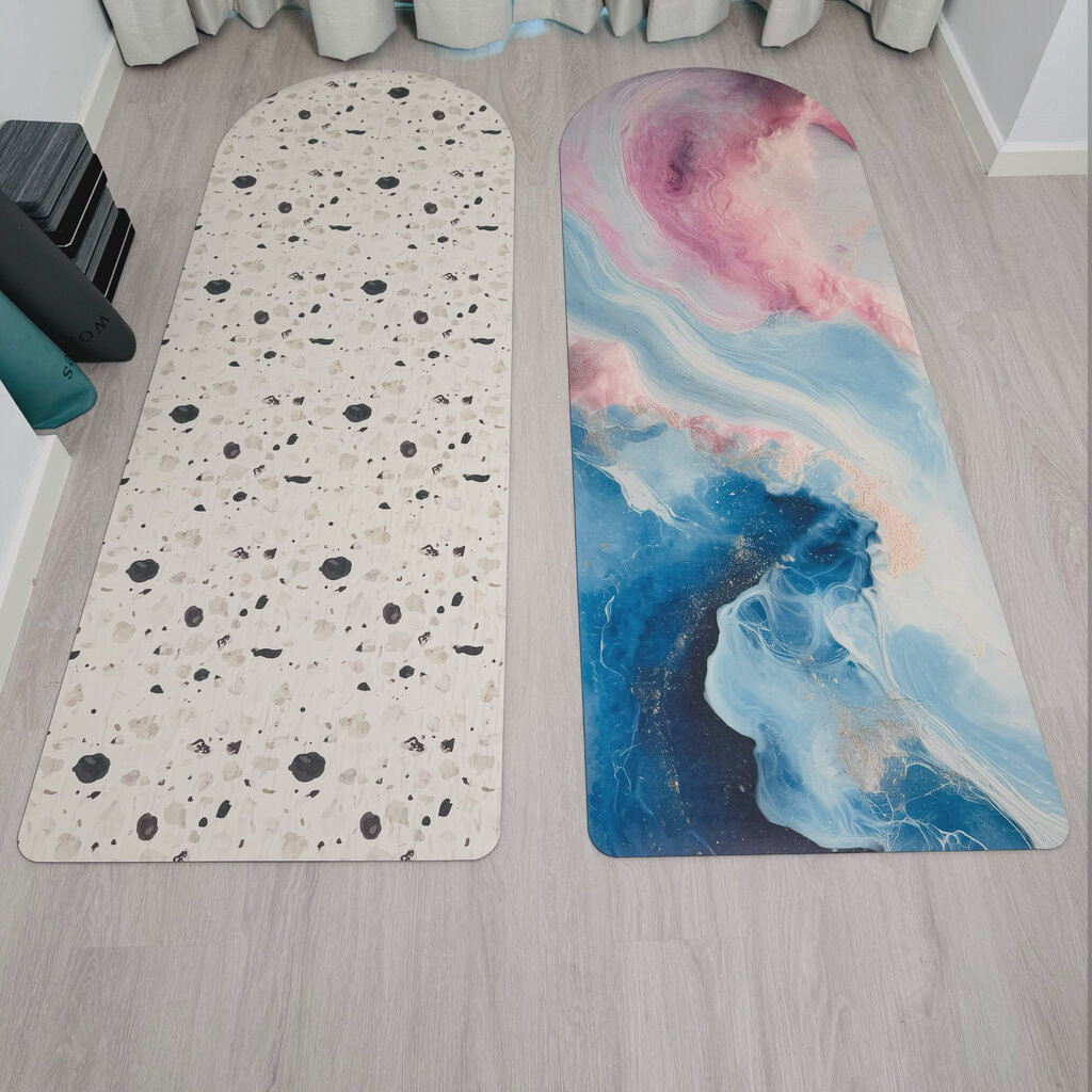 Yoga mat Premium PU - เสื่อออกกำลังกายหนึบ ไม่ลื่น สีพาสเทล ลายยูนีค ทรงโค้ง 1 ด้าน หนา 5 mm. ยาว 183 x 68 cm.