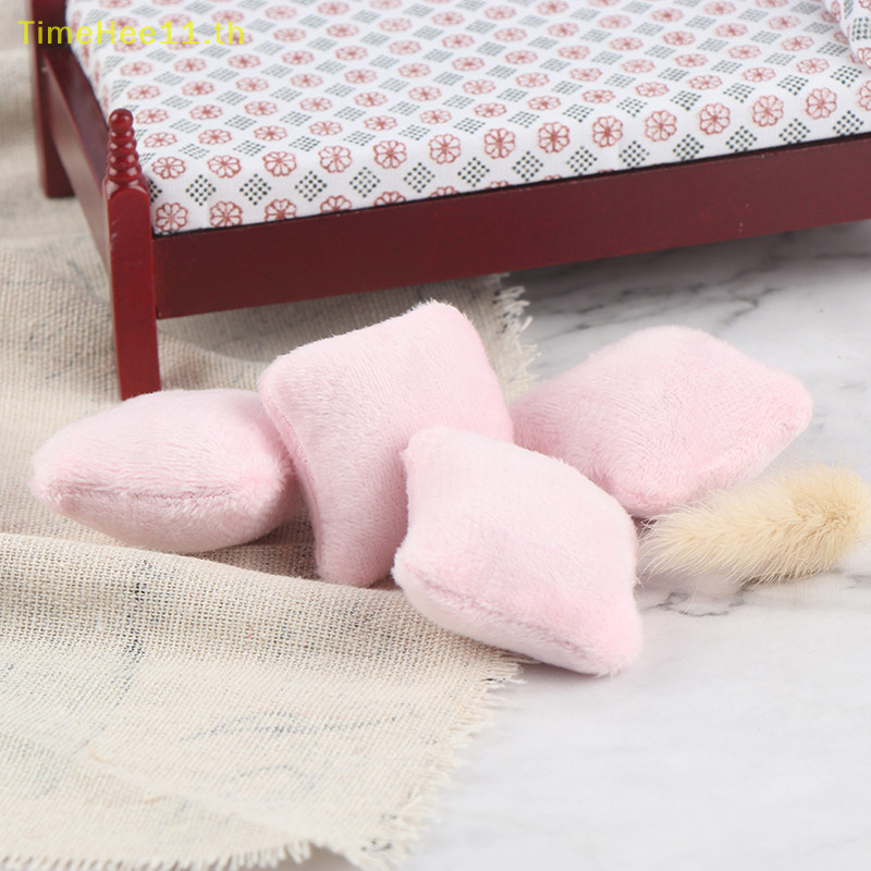 TimeHee 4 ชิ้น 1/12 Dollhouse Miniature เบาะสําหรับโซฟาโซฟาโซฟาเตียงเฟอร์นิเจอร์ TH