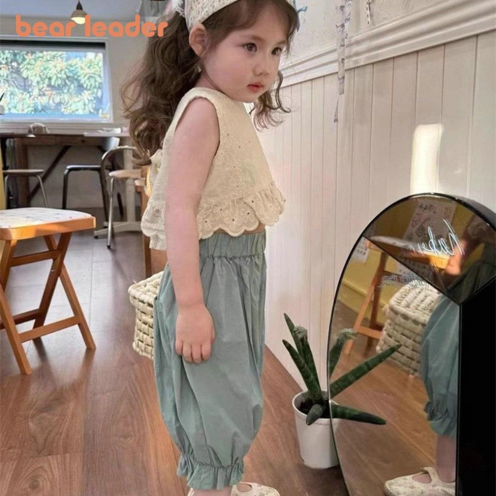 ผู้นําหมีเวอร์ชั่นเกาหลีสีทึบสาวชุดดอกไม้ธรรมดาปักลูกไม้แขนกุดด้านบนและกางเกงชุดเด็กแฟชั่นฤดูร้อนเสื้อผ้าชุด
