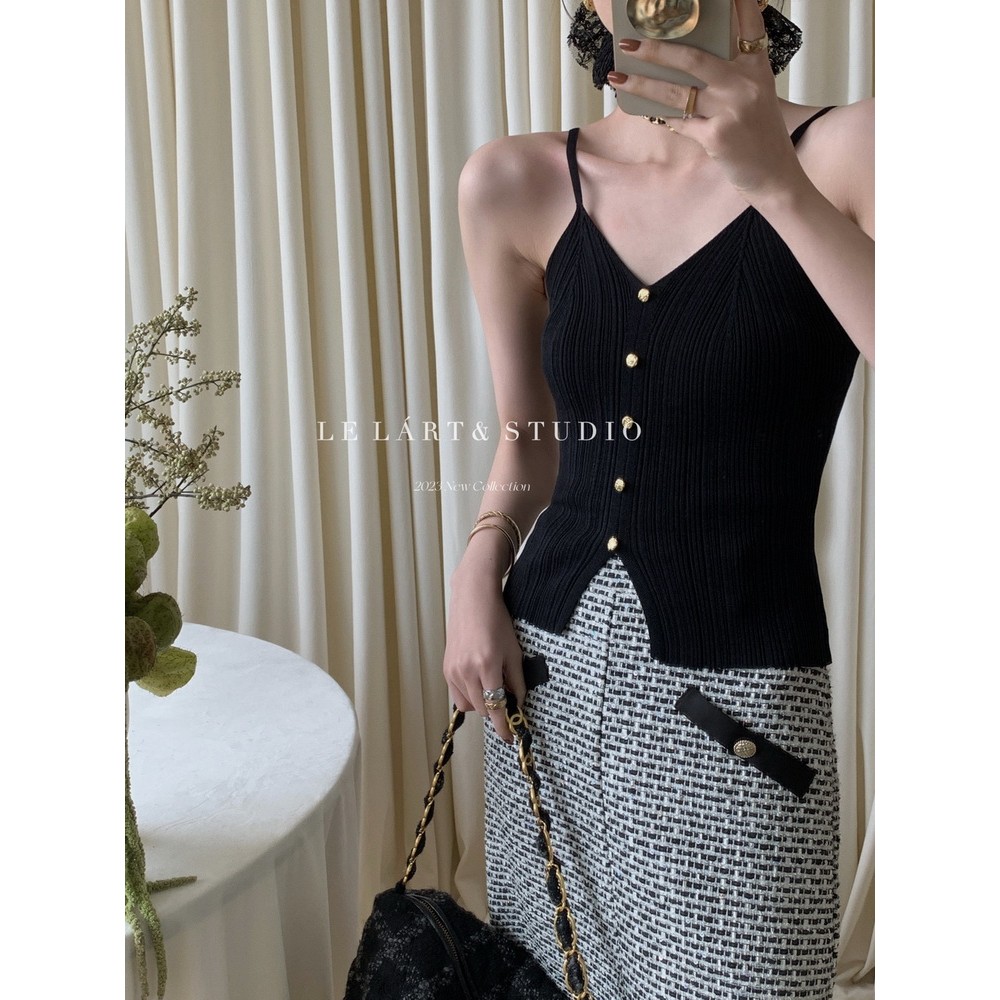 Lelart ใหม่ระดับไฮเอนด์สไตล์ฝรั่งเศสหวานและเผ็ดเสื้อกล้ามถักกระดุมทองใส่ข้างนอกผู้หญิงโอ้ชอบสไตล์ hufg