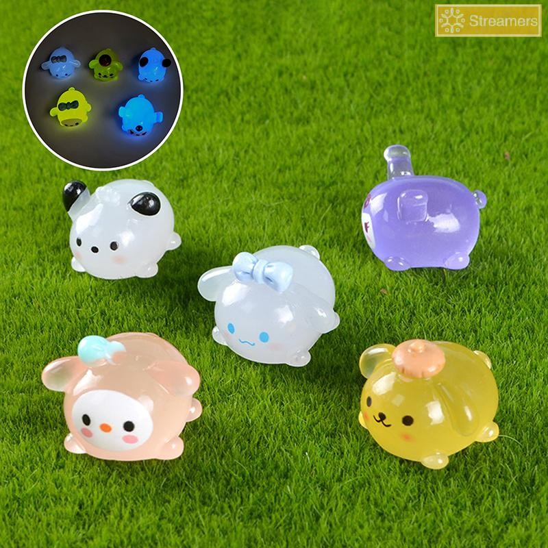 {Streamers} Mini Luminous Sanrio Figurine Kawaii Kuromi My Melody Cinnamoroll Pochacco Micro Landscape เครื่องประดับภายในรถตกแต่งบ้านใหม่