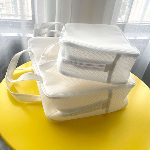 makeup bag toiletry bag ออกจากญี่ปุ่น! กระเป๋าเครื่องสำอางกันน้ำ EVA สีขาวสำหรับแม่ไก่