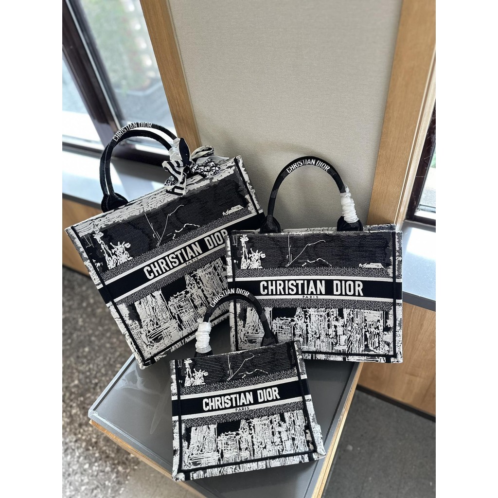 พร้อมกล่องDior ปัก Tote Bag Shopping Bag กระเป๋าถือแฟชั่นสตรี Retro