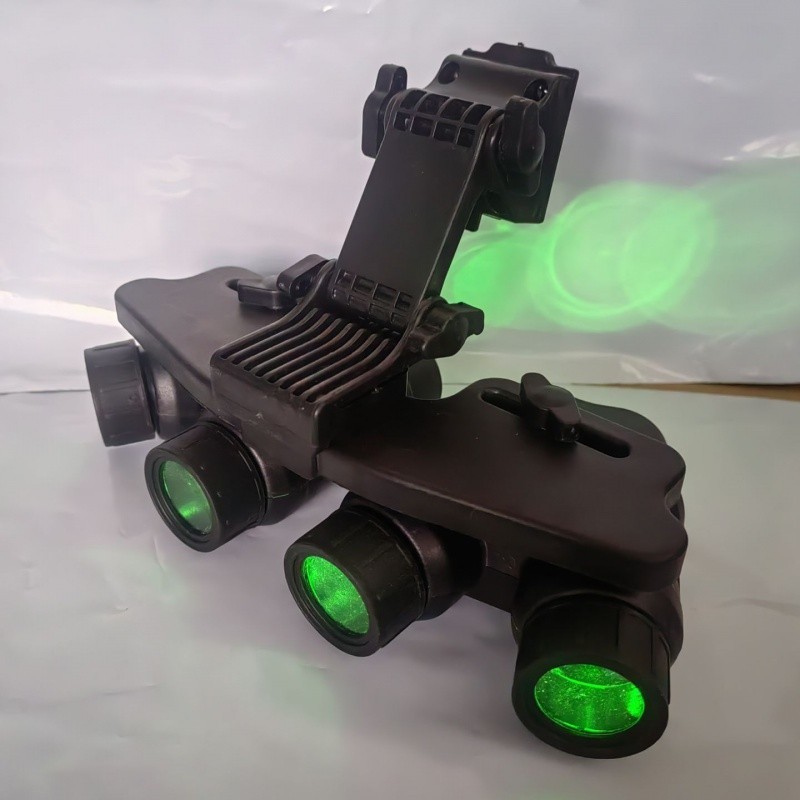 Y night vision ทหาร อุปกรณ์ night vision หมวกกันน็อครุ่น Night Vision สไตล์ใหม่กล้องส่องทางไกลสี่ท่อ