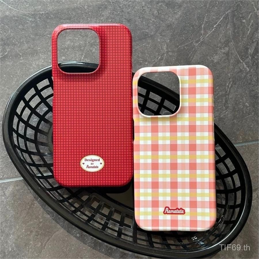 เคส iPhone ลายสก๊อตธรรมดา INS สำหรับ iPhone XR 15pro 13 14 12 11 Pro เคสมือถือ xsmax 7/8PLUS 11PROMAX XS กันฝุ่น13 12 15 14 PROMAX เคสแข็งทนทาน kjcw