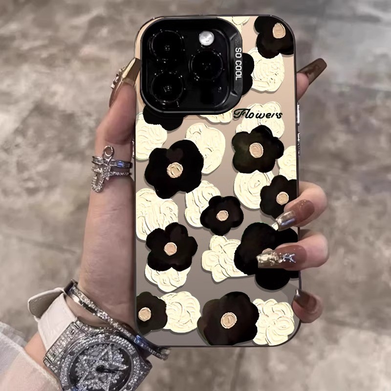 จัดส่งทันที เคสไอโฟน11 12 13 14 15 16 Pro Max ผู้หญิงถือดอกไม้ขาวดำที่สวยงาม Case For iPhone 13PM,16PM,15PM,XS,7+ 8P