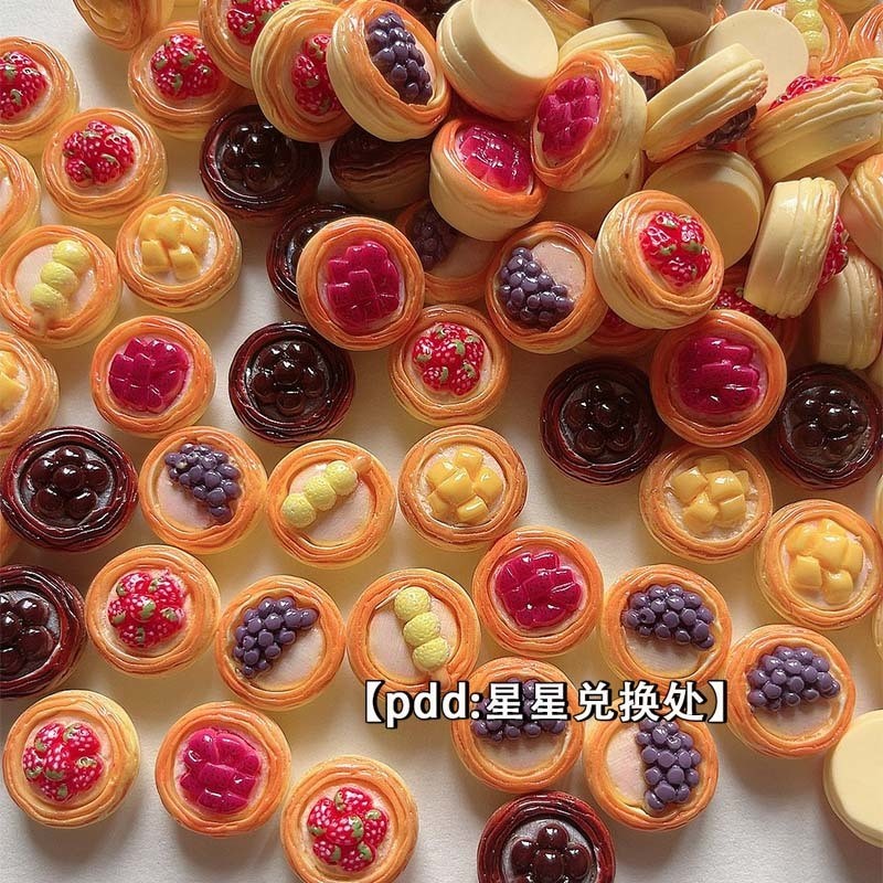 [100 ชิ้นพร้อมสต็อก] ผลไม้จําลองทาร์ตไข่ขนาดเล็กอาหารของเล่นเรซิ่นเครื่องประดับทําเองอุปกรณ์เล่นบ้านอุปกรณ์ประกอบฉากตู้เย็นรองเท้าตกแต่งดอกไ