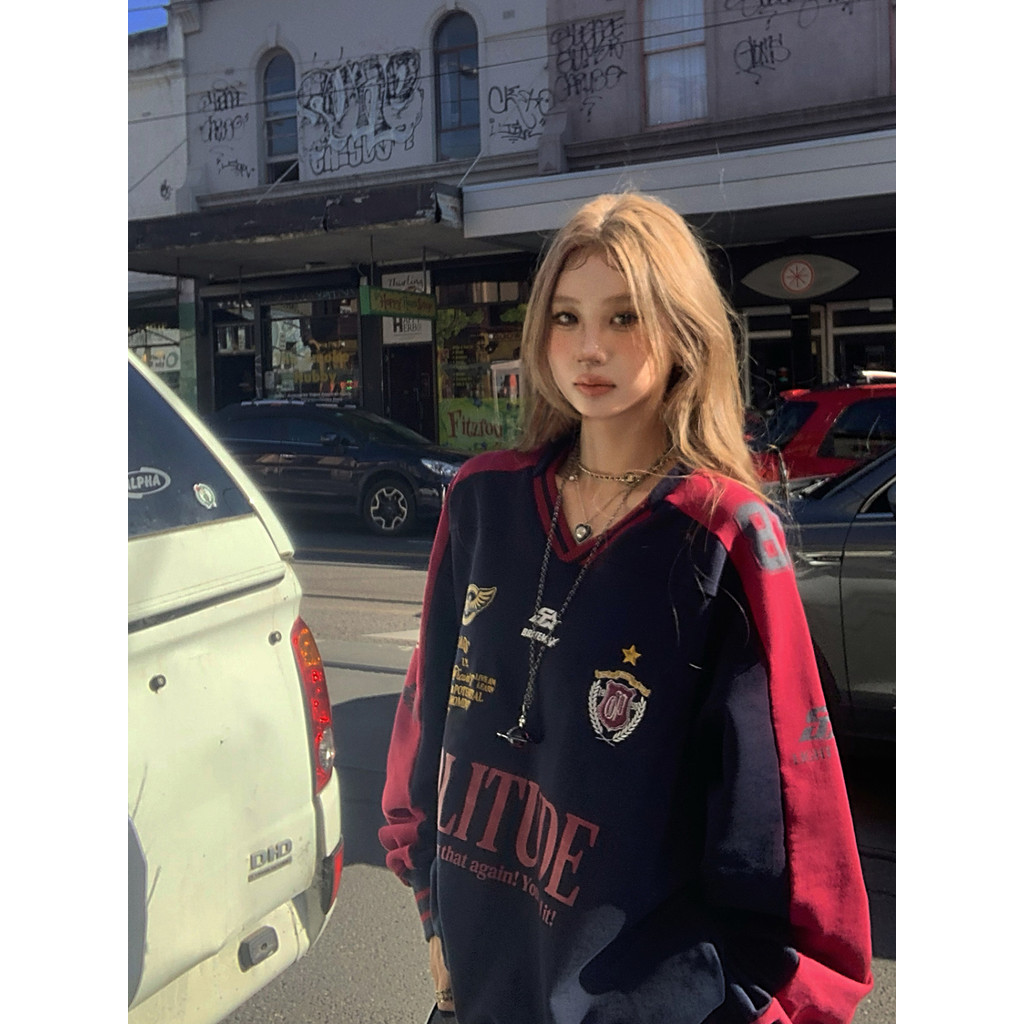 เสื้อสเวตเตอร์ผู้หญิงสไตล์อเมริกันคอวีแบบบางสำหรับสาวฮอตฤดูใบไม้ร่วงพิมพ์ลายใหม่สไตล์วิทยาลัยตัวอักษรย้อนยุคเสื้อหลวมลำลอง xmj5