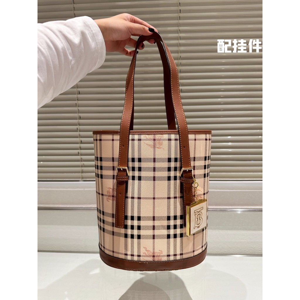 Burberry แฟชั่นกระเป๋าสะพายกีฬากระเป๋า Messenger Wanita กระเป๋าสะพายสตรีผู้หญิงหนัง PU หรูหราช้อปปิ้