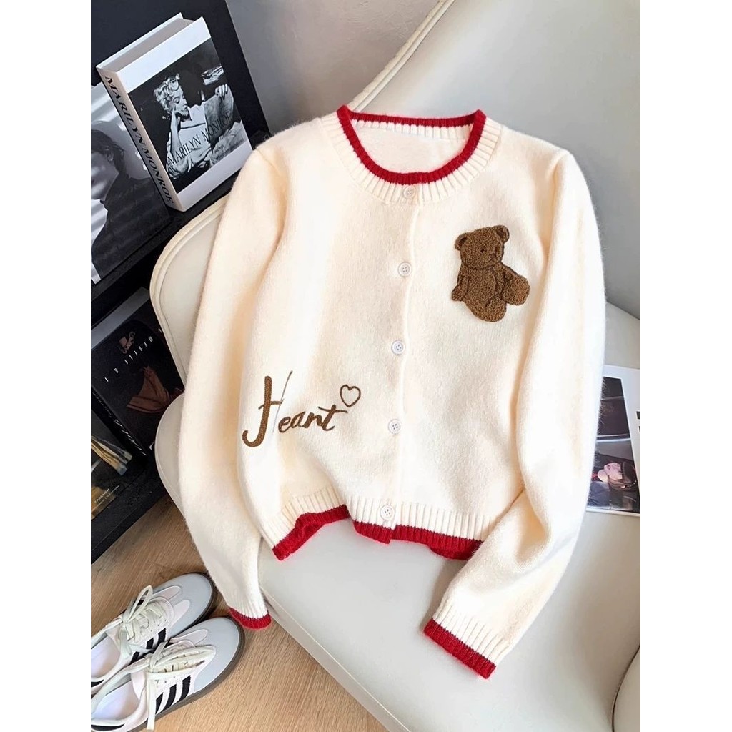 เสื้อสเวตเตอร์ถัก หมีน่ารักสีคมชัดเย็บปักถักร้อยถักคาร์ดิแกนผู้หญิงใหม่รอบคอหลวมเสื้อสเวตเตอร์ถักสั้น
