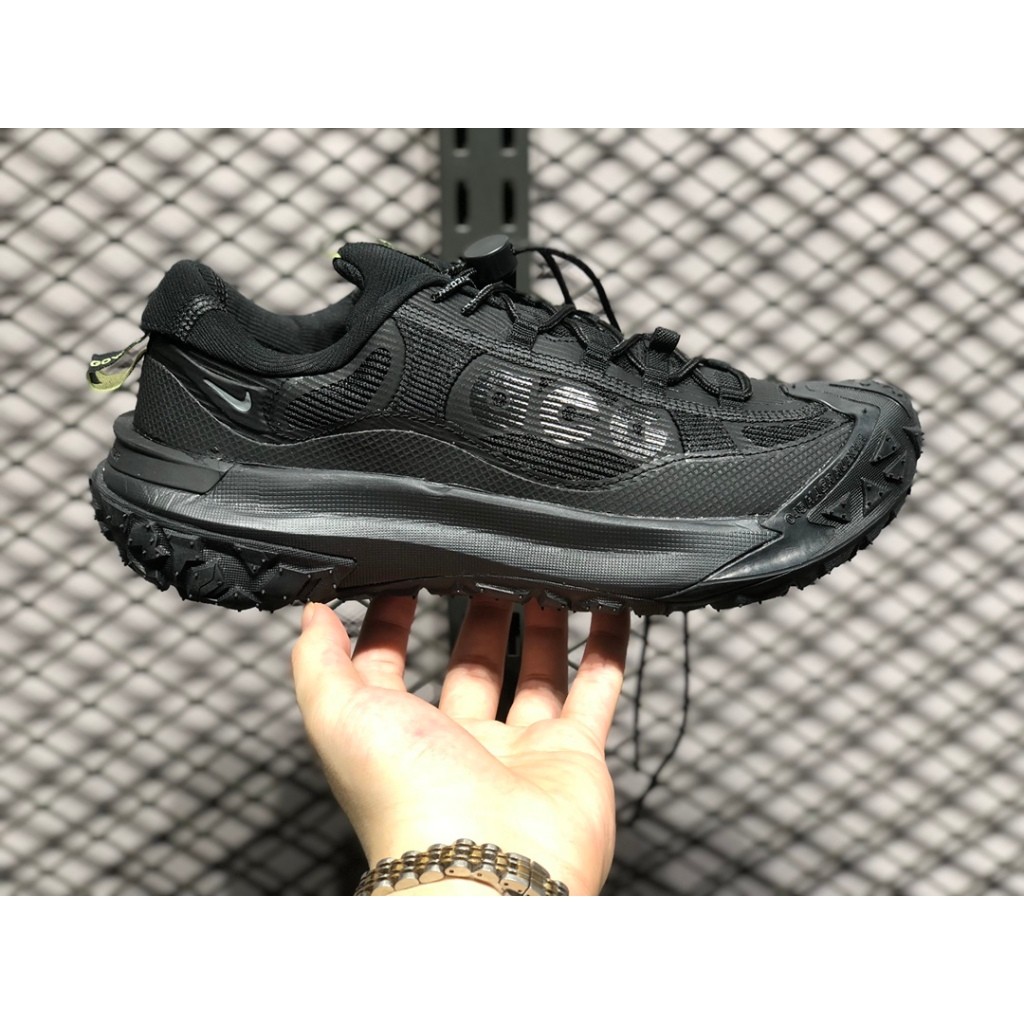 YTNIKE ACG MOUNTAIN FLY 2 LOW ชุดปีนเขา Yue Run Low Top ลำลองกีฬาเดินป่ารองเท้า HF6245-001-yt