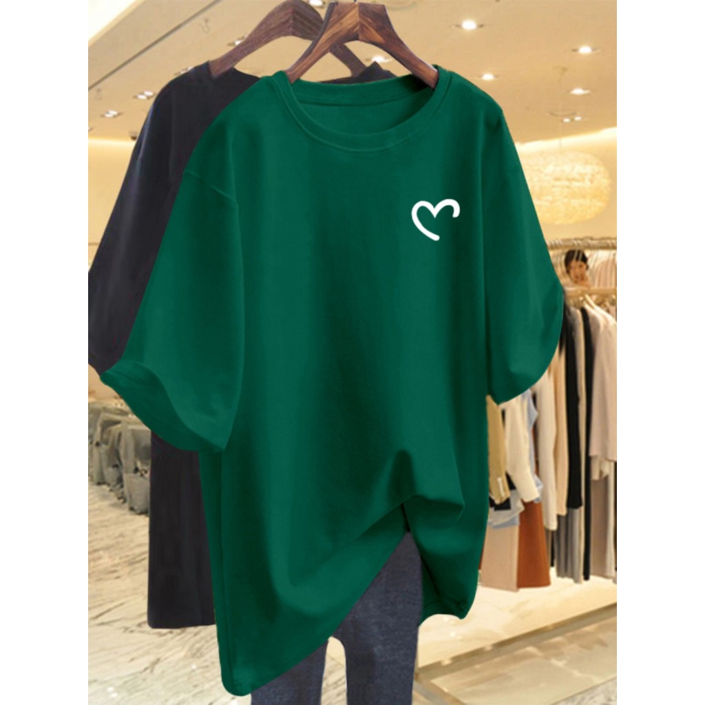 (จัดส่งตลอด 24 ชั่วโมง）OOOK Official เสื้อยืดแขนสั้นสำหรับผู้หญิง สีเขียวแก่ขนาดใหญ่ ฤดูร้อน 2024 ยาวและหลวม.