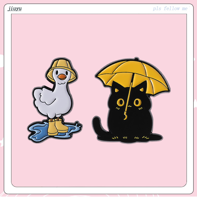 สีดําแมวร่มเคลือบ Pin การ์ตูนเป็ด Badge สัตว์น่ารัก Lapel Pins เสื้อผ้ากระเป๋าเป้สะพายหลังอุปกรณ์เสริมเครื่องประดับของขวัญ