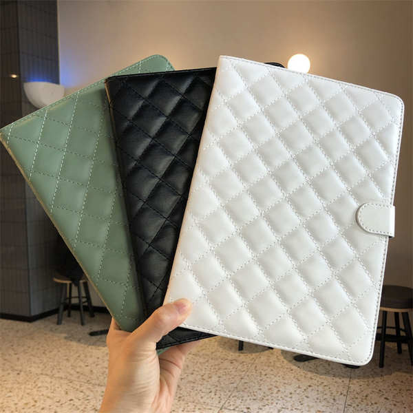 เคสไอแพด gen11 applesheep หัวเข็มขัดสไตล์น้ำหอมขนาดเล็กเหมาะสำหรับ Apple iPad9/8/7เคสป้องกัน ipd รุ่