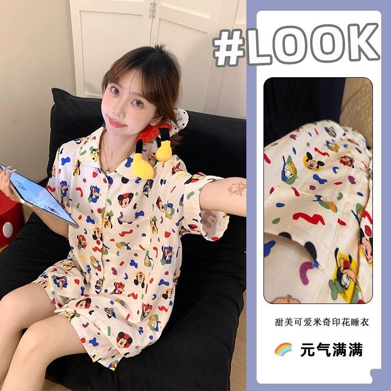 ชุดนอนสไตล์นักเรียนน่ารัก กางเกงขาสั้น พร้อมเสื้อแขนสั้น สวมใส่สบายในบ้านช่วงฤดูร้อน