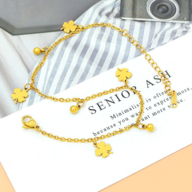 Lucky Four-Leaf Clover สร้อยข้อมือไทเทเนียมเหล็ก ins Influencer Niche Design เวอร์ชั่นเกาหลีแฟชั่นบุคลิกภาพ All-Match สร้อยข้อมือ Fe