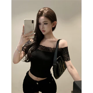 cherryshop พร้อมส่ง เสื้อยืดผู้หญิงสไตล์เกาหลีรัดรูปเปิดไหล่เซ็กซี่ ผ้ายืดรูปทรงสวย แผงลูกไม้ เหมาะฤดูร้อน