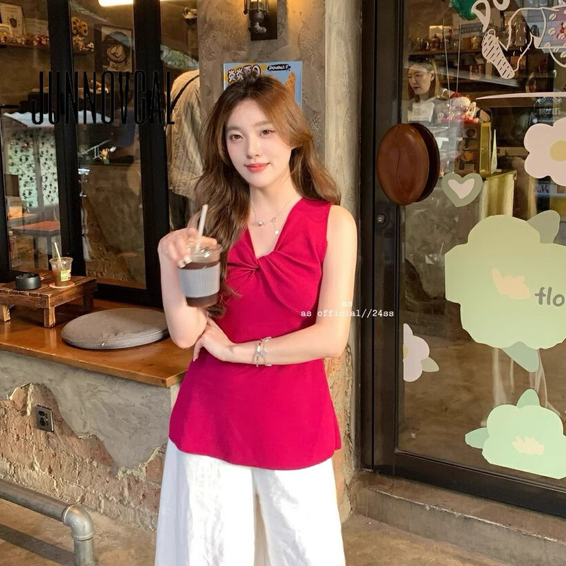 Junnovgal ผู้หญิง 2024 ใหม่ Slim Fit Camisole V คอถักสีทึบสไตล์