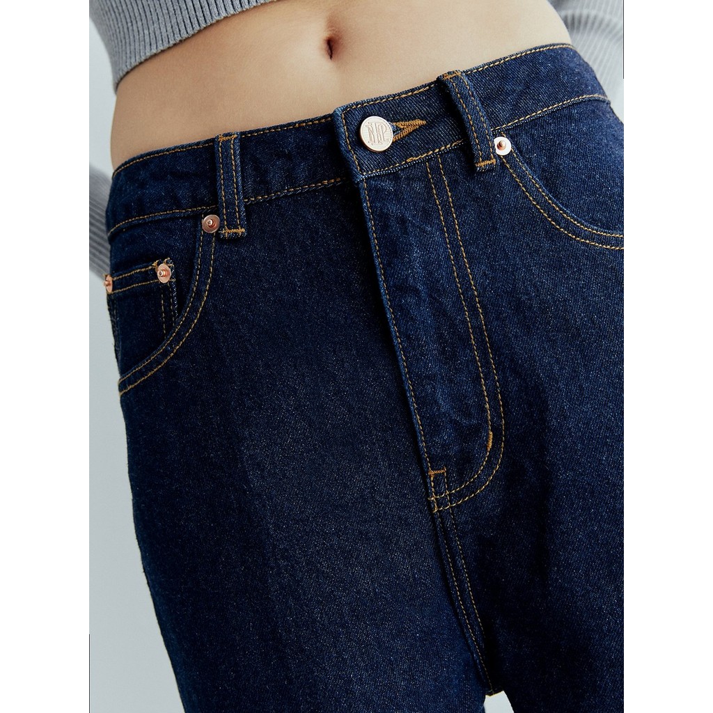 [Pomelo] กางเกงยีนส์ทรงตรงเล็กเอวกลาง / Medium Waist Straight Jeans
