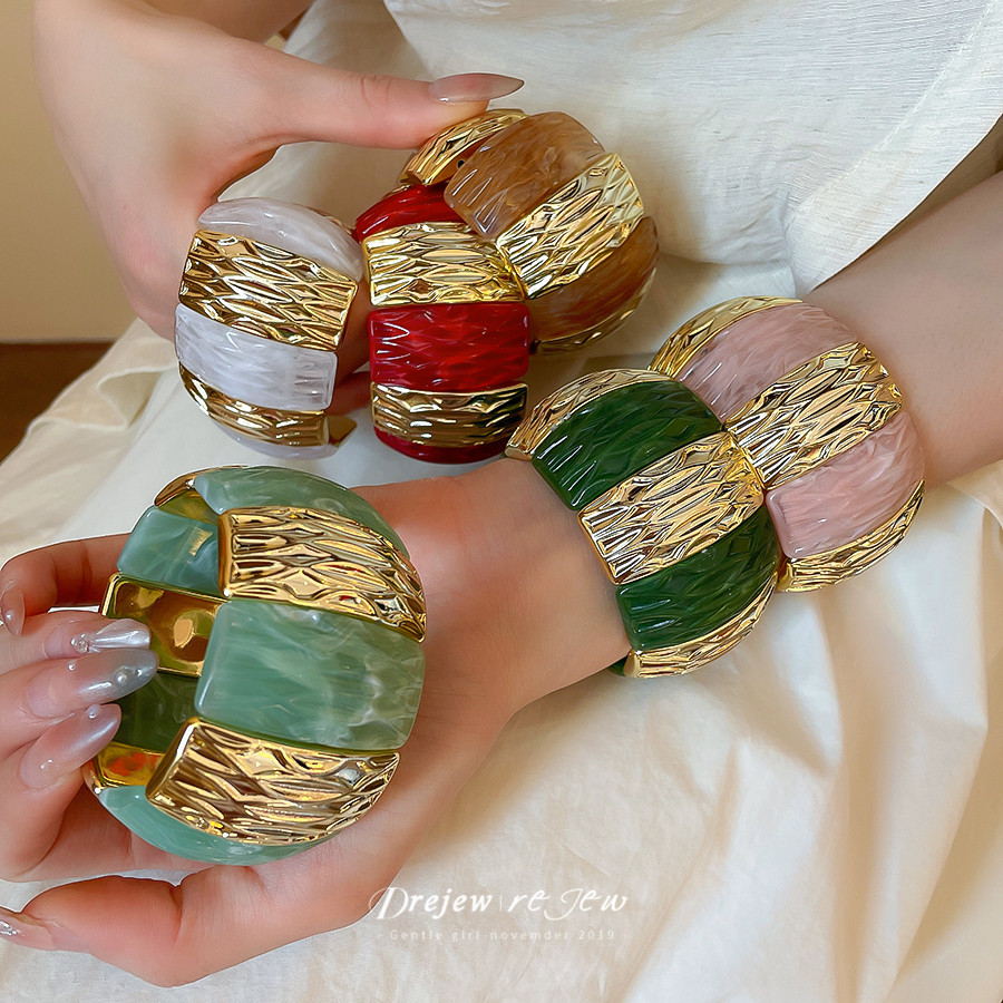 เดรสลายสี่เหลี่ยม พร้อมเชือกยางยืด และสร้อยข้อมือ สไตล์ยุโรปและอเมริกา