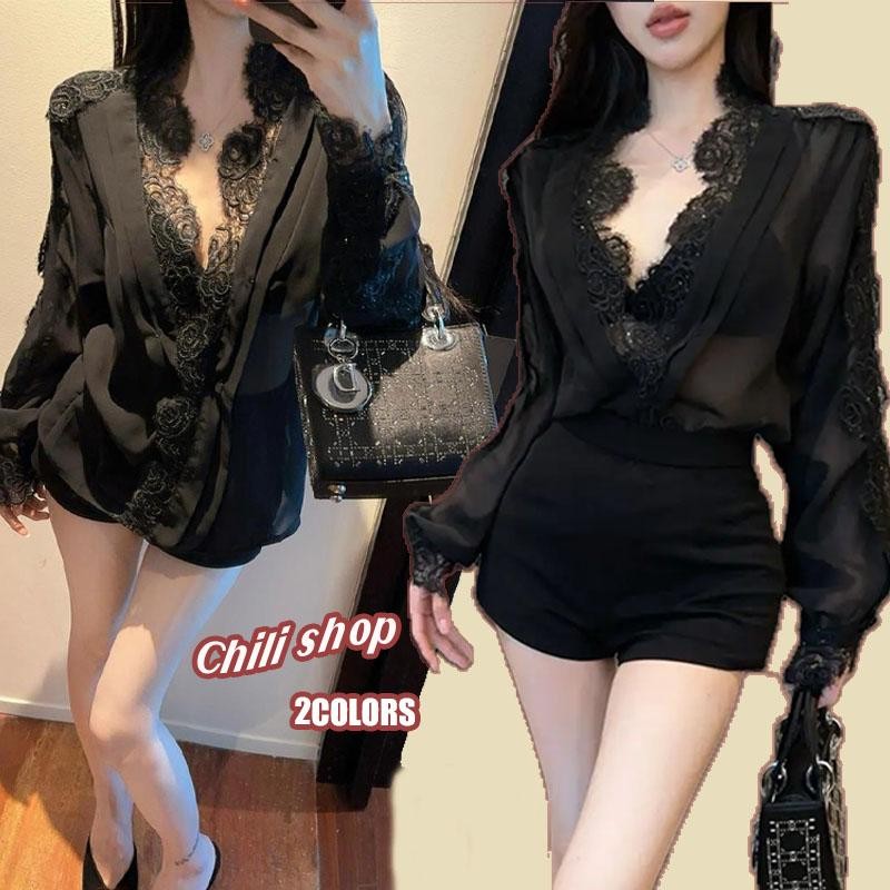 Chili# เสื้อลูกไม้ปลอมสองชิ้นคอวีลึกเซ็กซี่ เสื้อเชิ้ตผู้หญิงระดับไฮเอนด์ เสื้อเชิ้ตลำลอง แฟชั่นและสวมใส่สบาย#99099