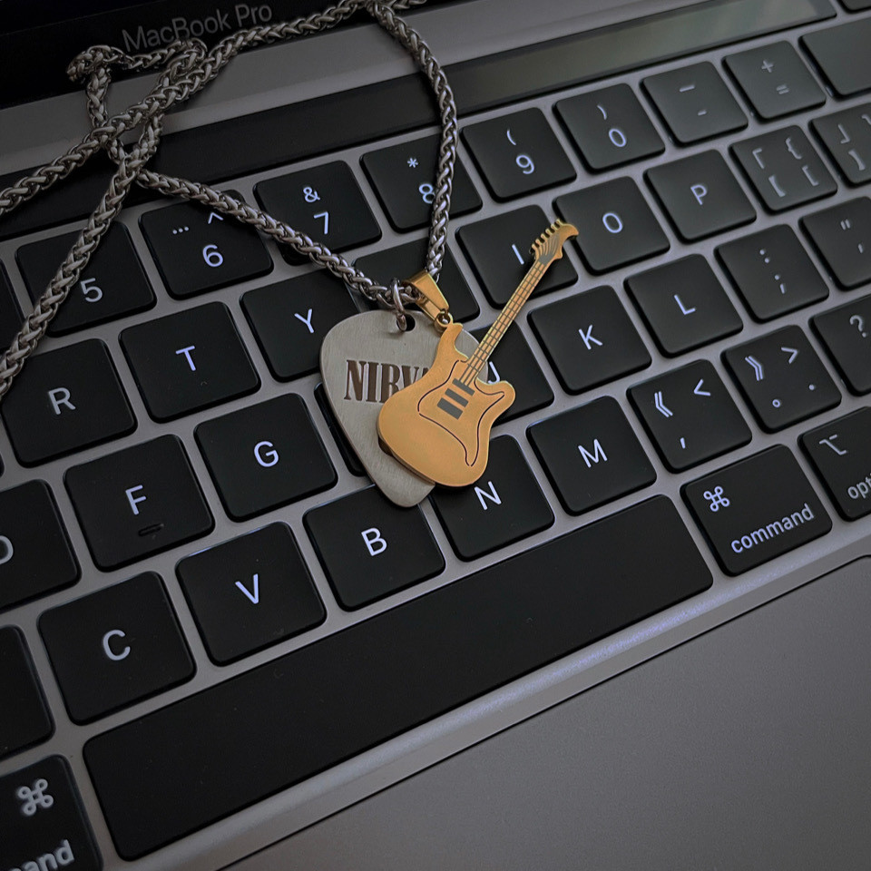 สร้อยคอมีโลโก้ยิ้ม Nirvana รูปแบบพิก สำหรับแฟนเพลงร็อกและเมทัล