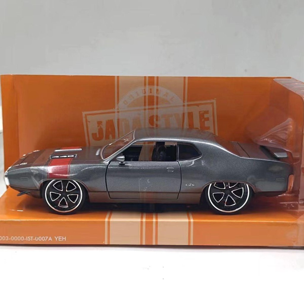 1: 24 Jada Jada Plymouth GTX จําลองรถรุ่นคลาสสิกผลิตภัณฑ์สําเร็จรูปแบบคงที่คอลเลกชันเครื่องประดับ