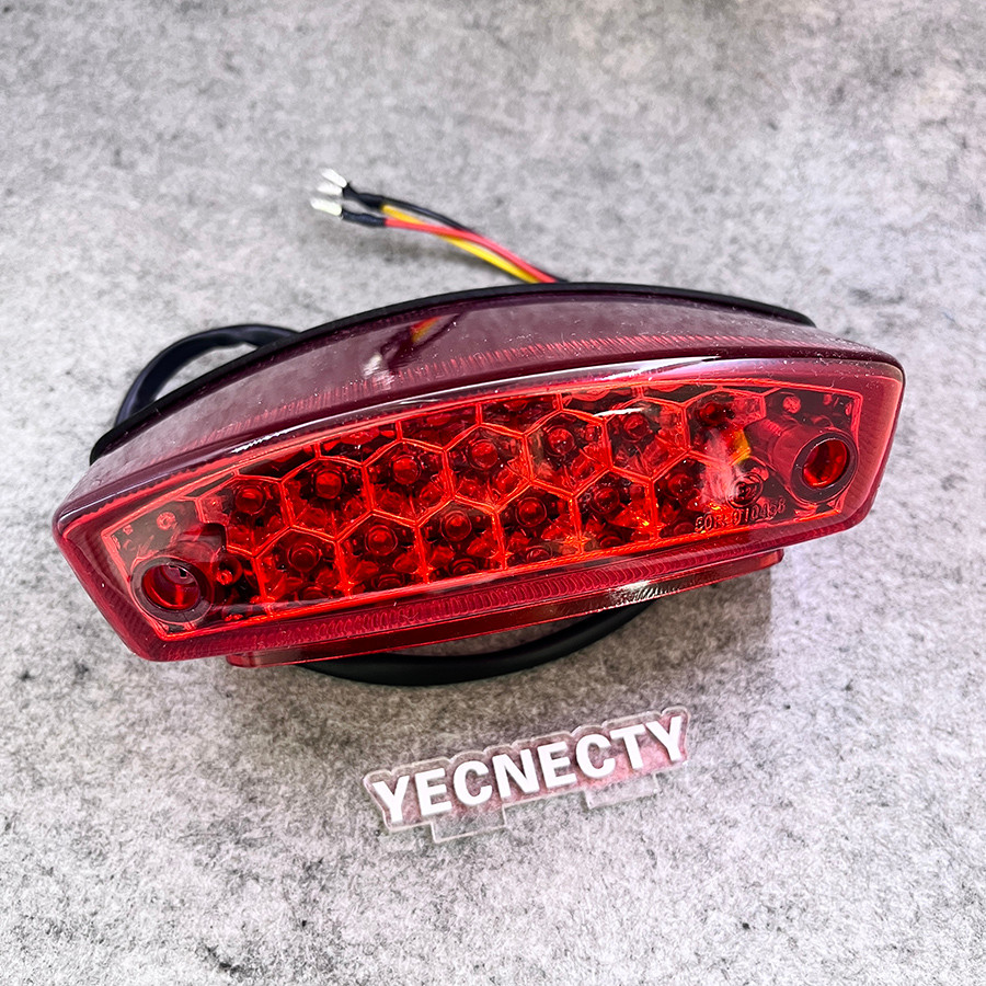 12V ไฟท้ายรถจักรยานยนต์ Universal อุปกรณ์เสริมรถจักรยานยนต์ LED ด้านหลังเบรคตัวบ่งชี้เลนส์สีแดงสําหรับ Ducati Monster M400 M750 M900 M1000 620 695 800 S2R S4R