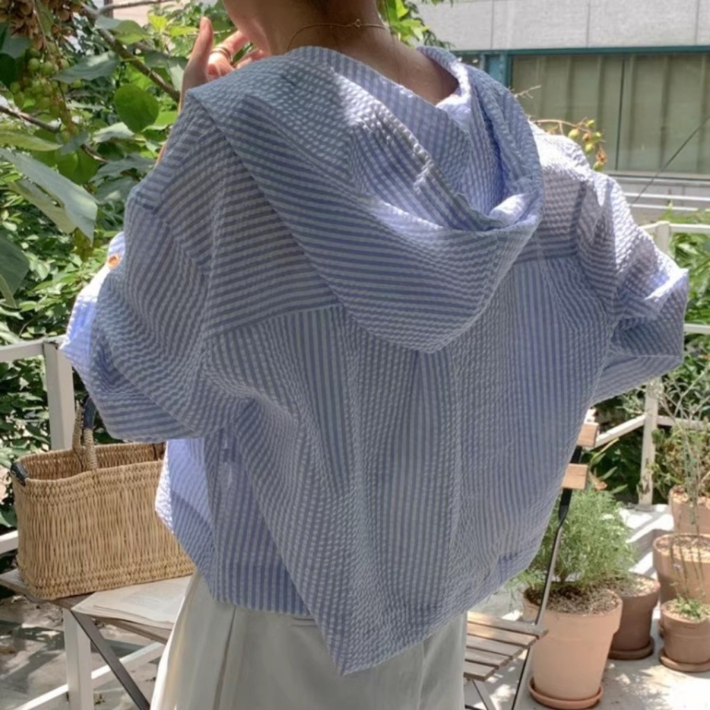 (พร้อมส่งจากกรุงเทพ🇹🇭) เสื้อฮู้ดแขนยาวฤดูร้อนใหม่ของผู้หญิงเสื้อคาร์ดิแกนหลวมลายทางเสื้อกันแดด - รูปที่ 3