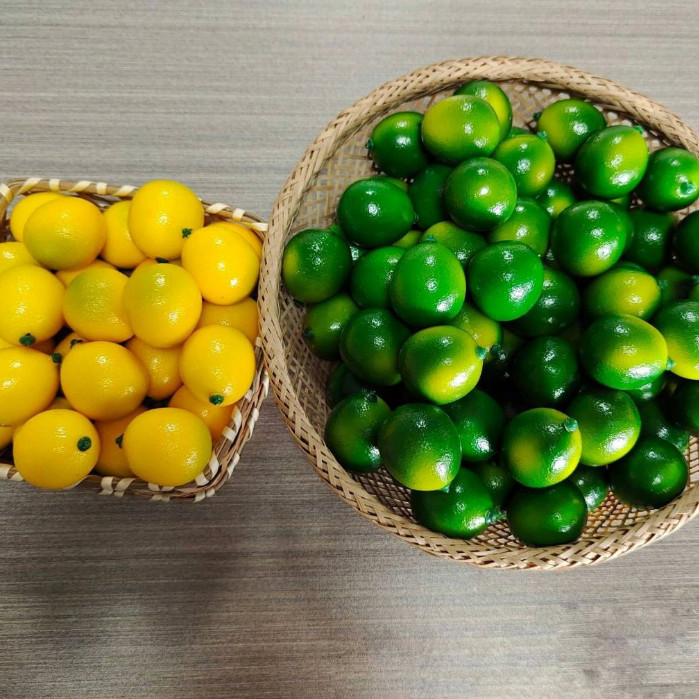 มะนาวปลอม โมเดลมะนาว มะนาวแป้น มะนาว (Lime) เหมือนจริงมาก สําหรับตกแต่งร้านค้า แต่งบ้าน พร๊อพถ่ายรูป