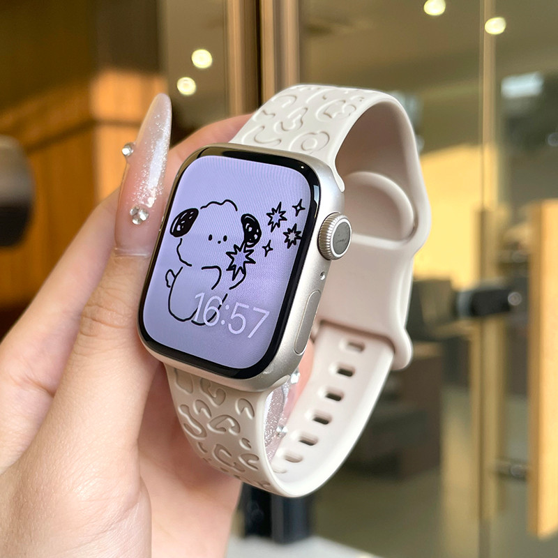 Leisure Sporty เว้าเสือดาวพิมพ์สายรัดซิลิโคนสําหรับ Apple Watch Ultra 2 Ultra Series 10 9 8 7 6 SE 5 4 3 2 1 ขนาด 42 มม.46 มม.49 มม.41 มม.45 มม.44 มม.42 มม.40 มม.38 มม.SmartWatch Band