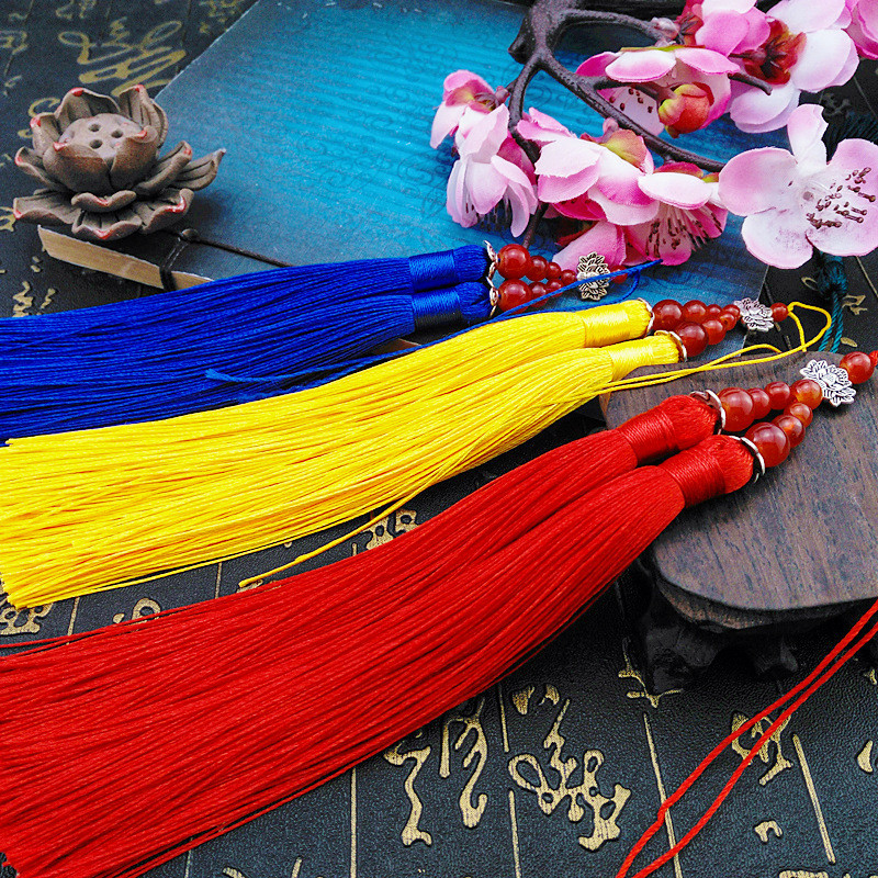 ดอกบัวคู่พู่พู่ DIY ปมจีนถักด้วยมือปิ่นปักผมแขวนเสื้อผ้ารถหญิงกระเป๋าจี้กระเป๋า
