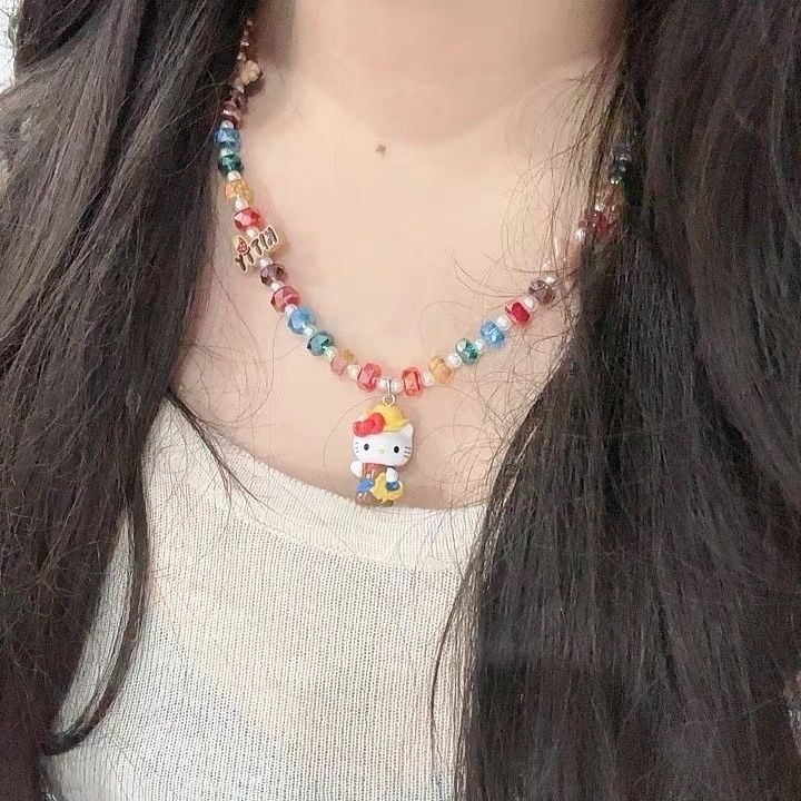 HelloKitty Denim Clavicle Chain สร้อยคอคริสตัลสีสันสดใส เหมาะสำหรับสาวหวานปี 2025 - รูปที่ 2