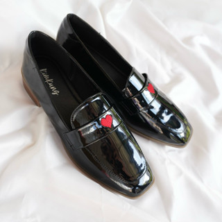 พร้อมส่ง KK1175 Mini Heart คัชชู หนังแก้ว ปักหัวใจ หัวตัด Ox…