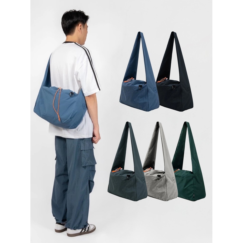 NRDN เสื้อผ้าไนลอน Crinckle SLINGBAG HAYDEN