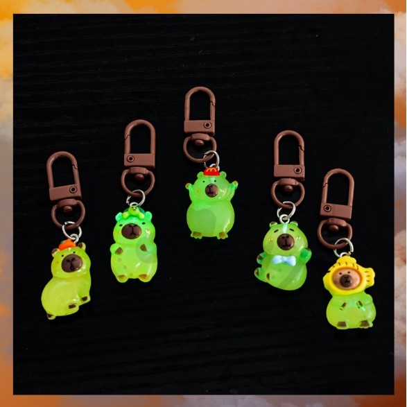 GANTUNGAN MUMUSLAND Mini Luminous พวงกุญแจ Kapibara Capybara Glow In The Dark A-GK042