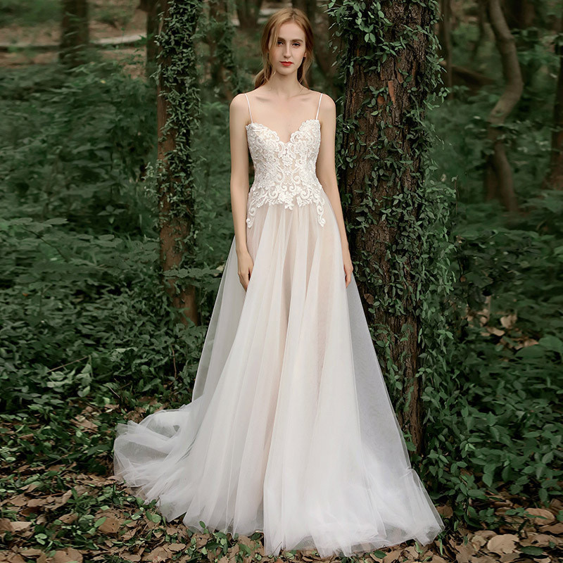 ชุดแต่งงานสไตล์โมริสสีขาวยาว พร้อมกระโปรงยาว สำหรับสวมใส่ในพิธีกลางแจ้งหรือประจำวัน