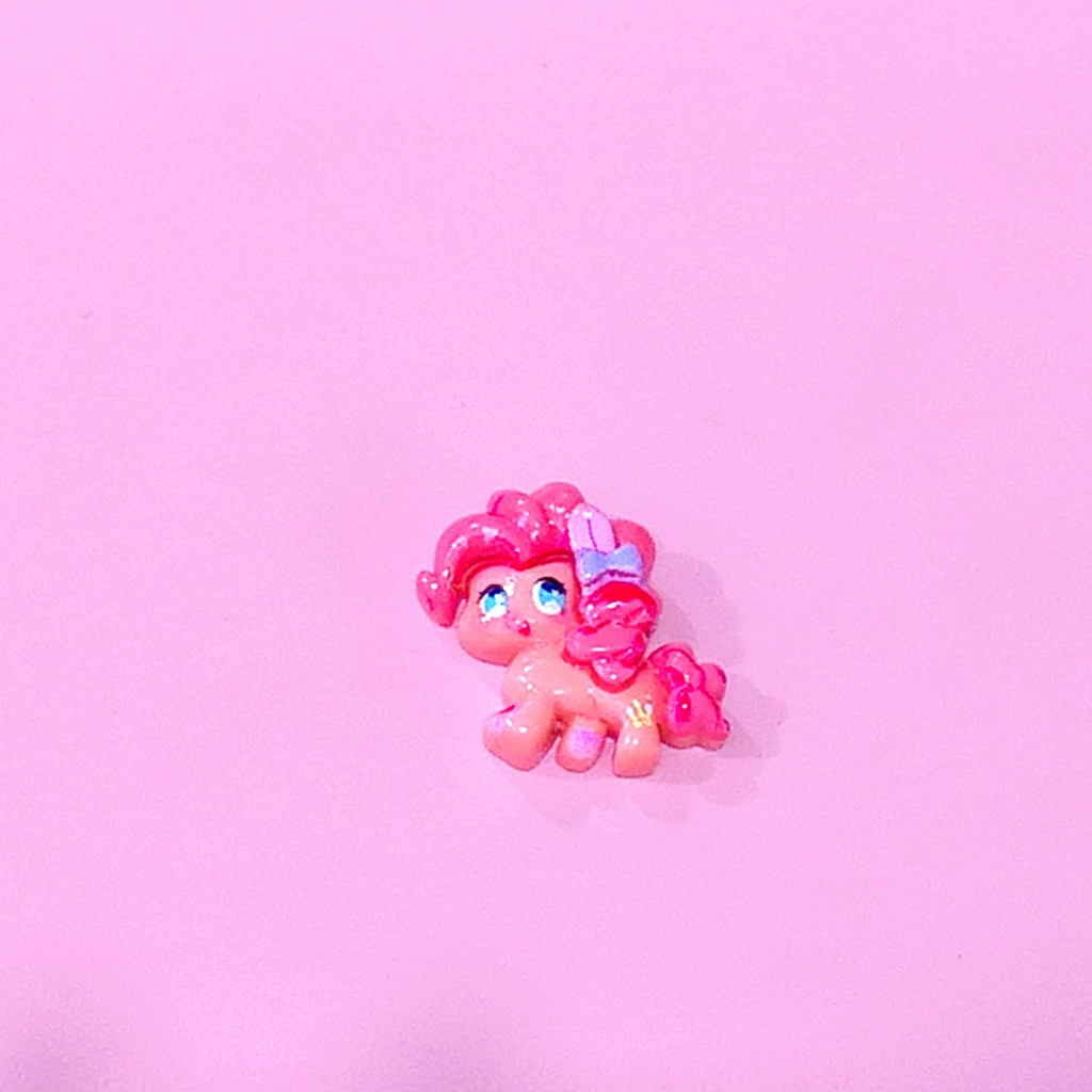 Usoq Pony Polly crocs หัวเข็มขัดรองเท้า Cute Pony paradise อุปกรณ์รองเท้า diy อุปกรณ์เสริมกาวครีม