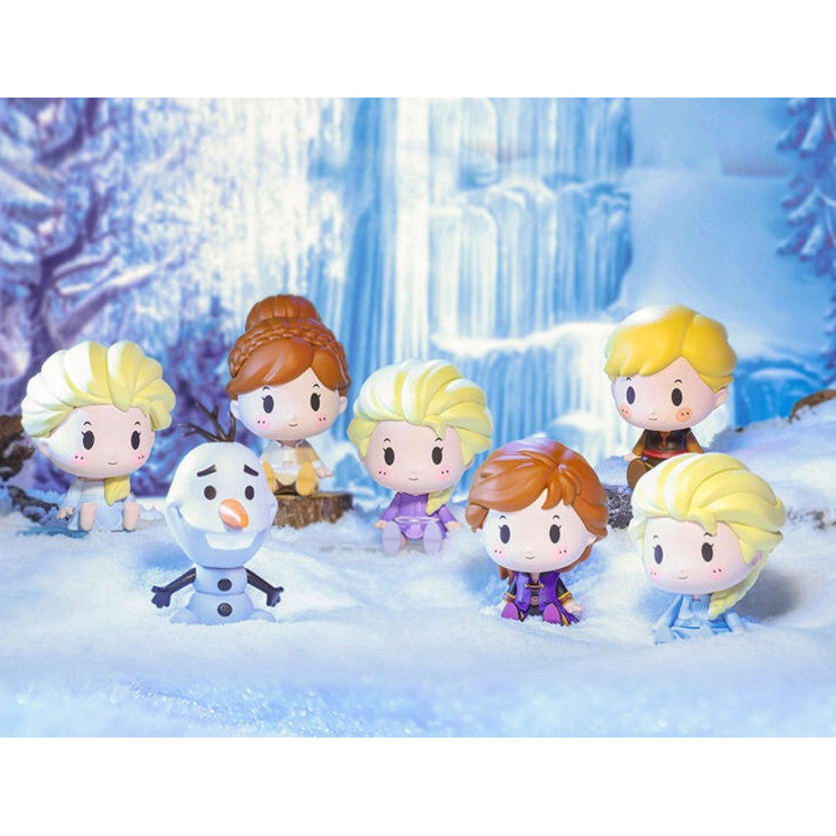 P POPMART POPMART Disney นั่ง Family Series Frozen 2 Mystery Box อินเทรนด์ของแท้รูปน่ารักเครื่องประด