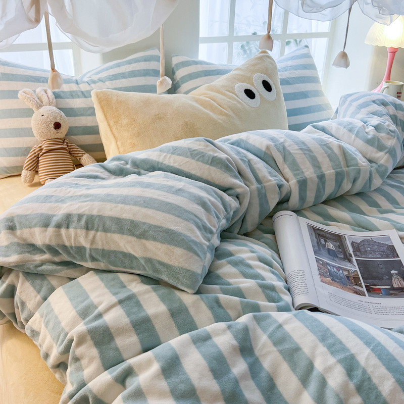 Dansunreve 3/4ชิ้น INS กำมะหยี่ ชุดผ้าปูที่นอน ไม่มีผ้านวม ชุดผ้าปู 500เส้นด้าย duvet cover ผ้าปู+ปลอกผ้านวม+ปลอกหมอน 6ฟุต/5ฟุต/3.5ฟุต ลาย ล้วน luxury bedsheet หนาขึ้น อุ่น bedding set