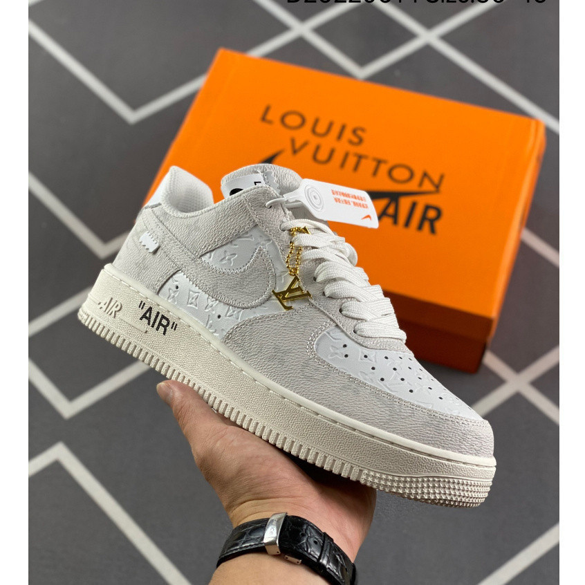 Louis Vuitton x Nike Air Force 107 รองเท้าผ้าใบกีฬาเพื่อการพักผ่อนผสมผสานกับ vamp