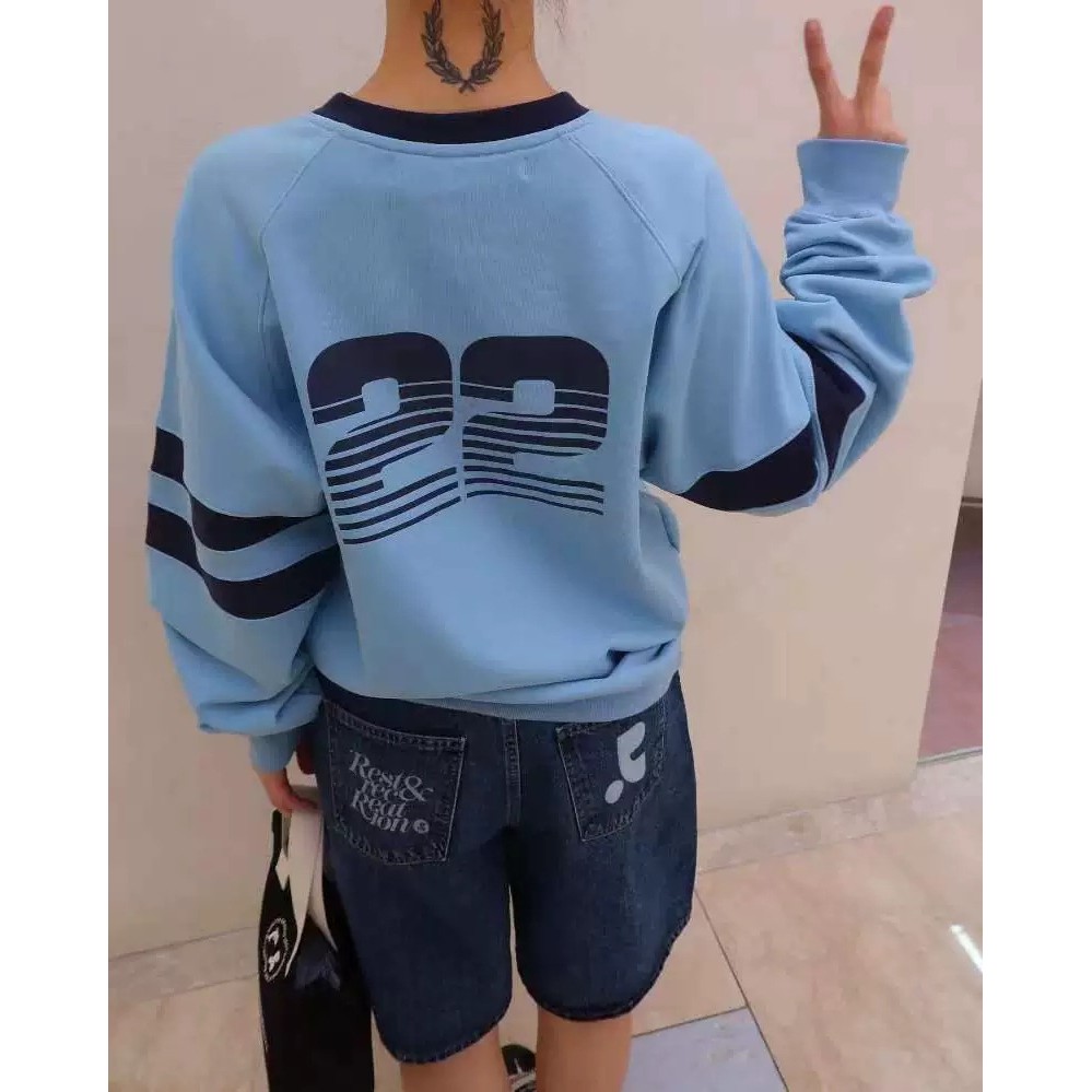 [SR-STUDIO] REST & Recreation 2024ฤดูใบไม้ร่วงใหม่ตัวอักษรพิมพ์เสื้อคอกลมหลวมสำหรับผู้ชายและผู้หญิง pi03