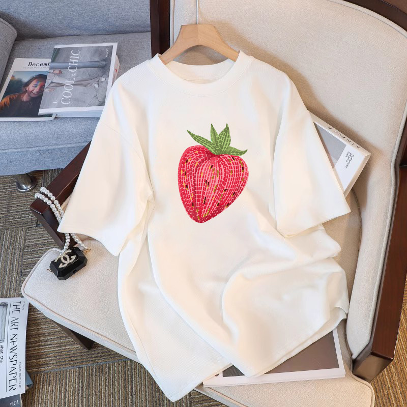 COD✅ (จัดส่งในกรุงเทพฯ) MAO Shop Printed T-shirt, เสื้อยืดพิมพ์สตรอว์เบอร์รี่เรียบง่าย oversize #54601