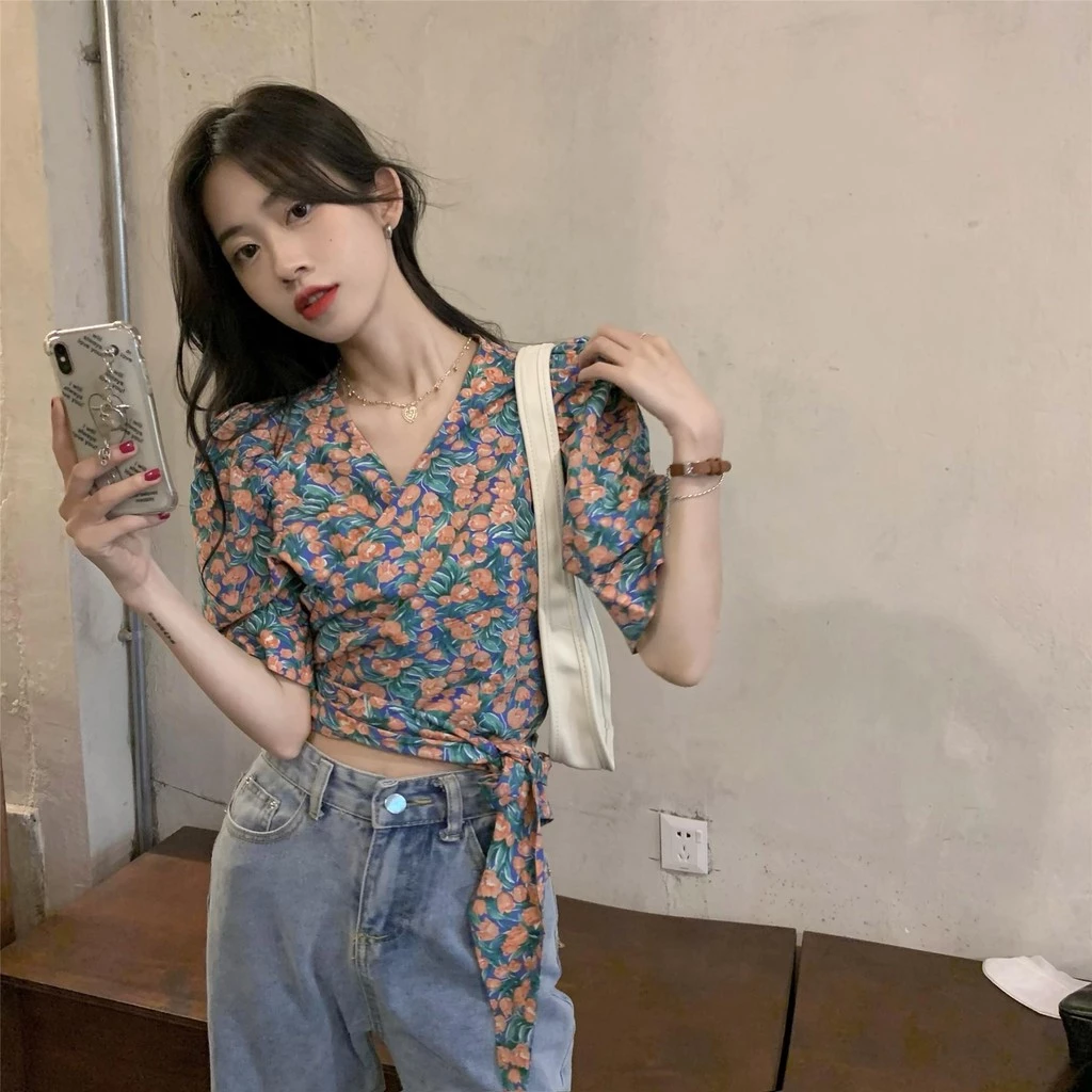 เสื้อครอปเชิ้ตแขนสั้นลายดอกไม้ คอวี 99057 thumbnail 4