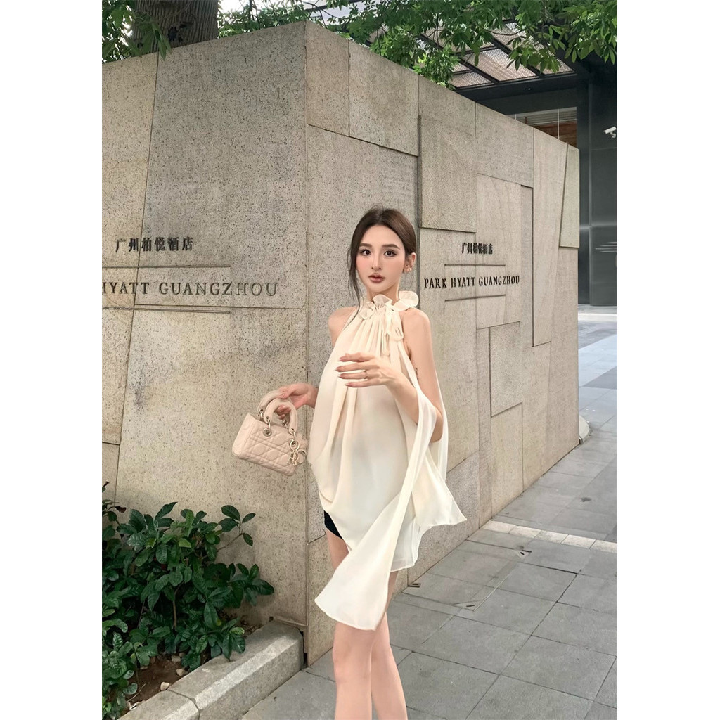 Liasynn High-End Elegant Western Style Design Feeling Hot Girl Top + All-Match กางเกงขาสั้นสีดําชุดส