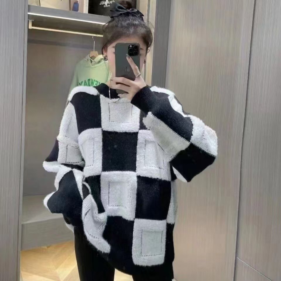 Xiaoma222 Checkerboard Checkerboard ถักเสื้อกันหนาวผู้หญิงสไตล์ใหม่ฤดูหนาวฤดูใบไม้ร่วงฤดูหนาวหลวมสไตล์ขี้เกียจ High-End ยาวแจ็คเก็ต Cee XHKT