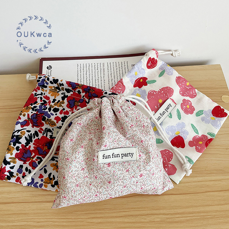 Oukwca al ผ้าฝ้ายลายสก๊อตกระเป๋า Drawstring สําหรับผู้หญิงแบบพกพา Finishing กระเป๋าแต่งหน้าน่ารัก Candy Organizer ใหม่