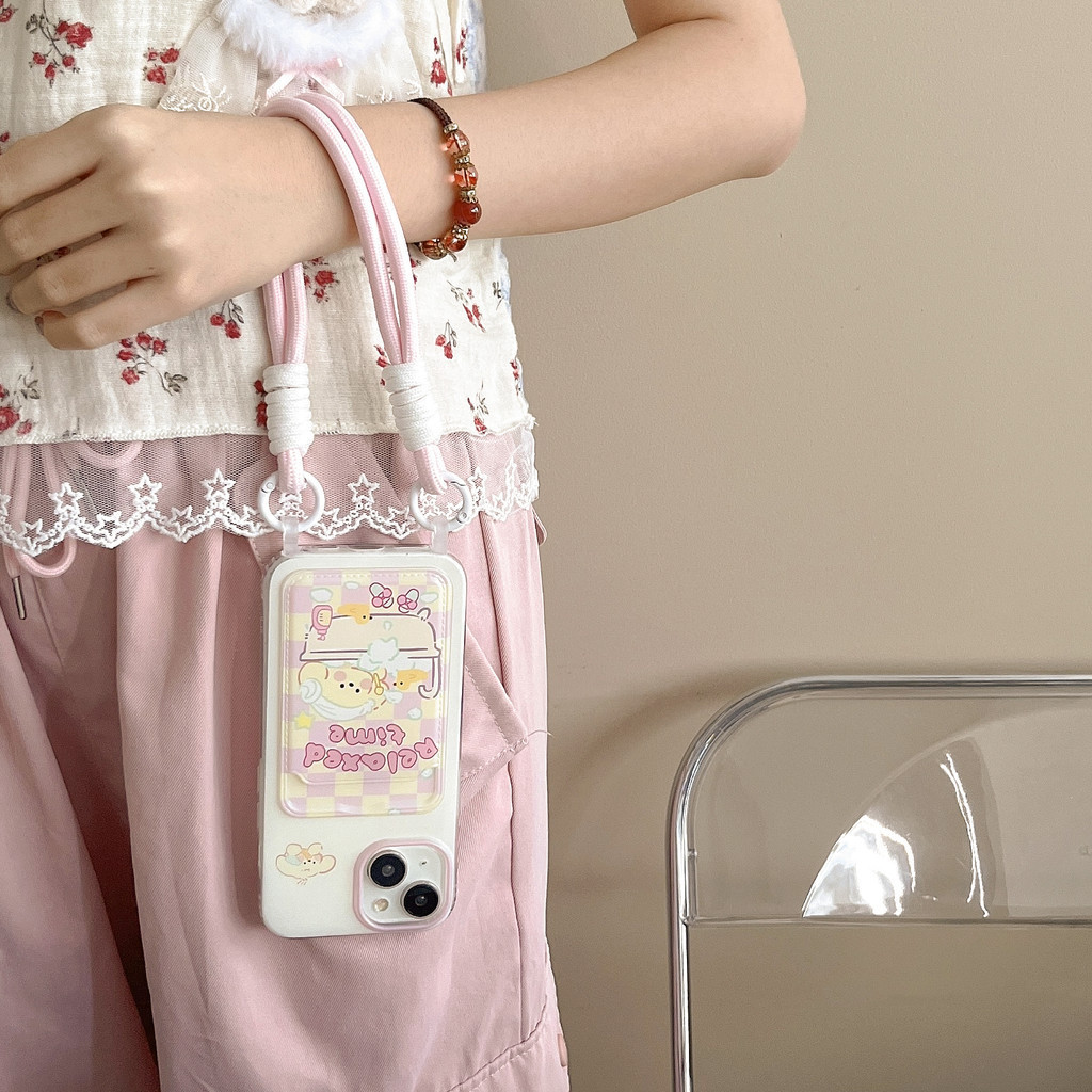 เคสโทรศัพท์ภาพสําหรับiphone15 Card Clampสายรัดข้อมือชุดIns iPhone 14 13 12 11 15plus 15promax 14plus 7 8plus X XRน่ารักสีชมพูลายสก๊อตหมีสดสไตล์ใส่การ์ดเคสโทรศัพท์